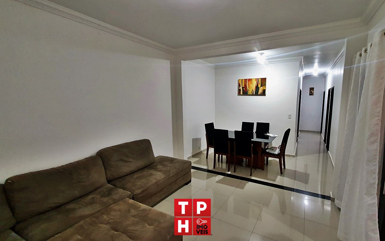 Casa à venda com 4 quartos, 215m² - Foto 4