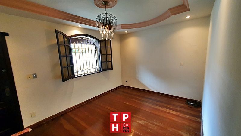 Casa à venda com 5 quartos, 205m² - Foto 6