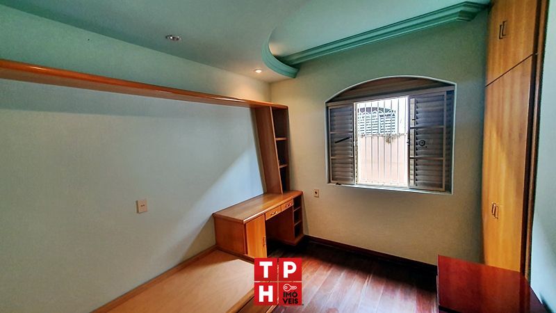 Casa à venda com 5 quartos, 205m² - Foto 15