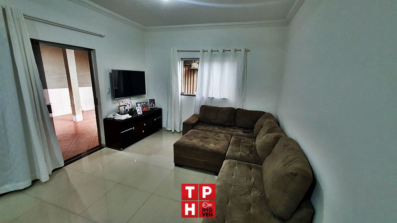 Casa à venda com 4 quartos, 215m² - Foto 2