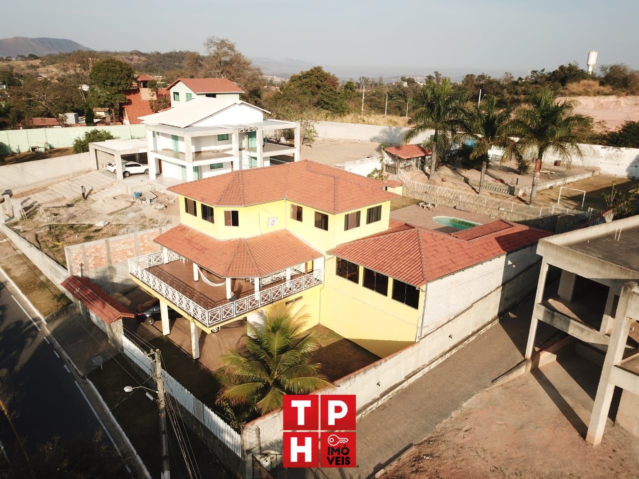 Casa de Condomínio à venda com 4 quartos, 350m² - Foto 4