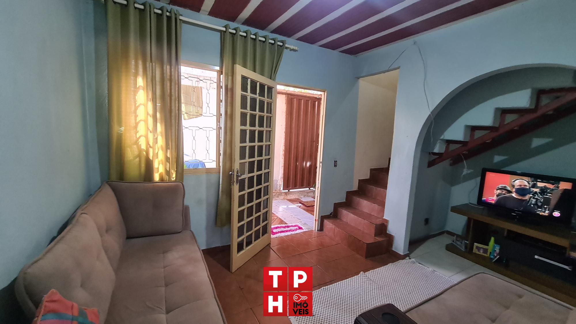 Casa à venda com 3 quartos, 64m² - Foto 2