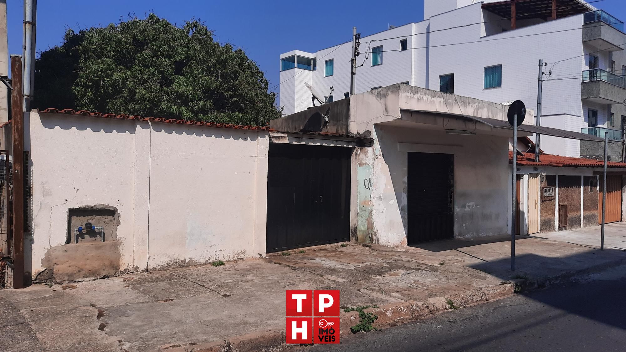 Casa à venda com 3 quartos, 172m² - Foto 1