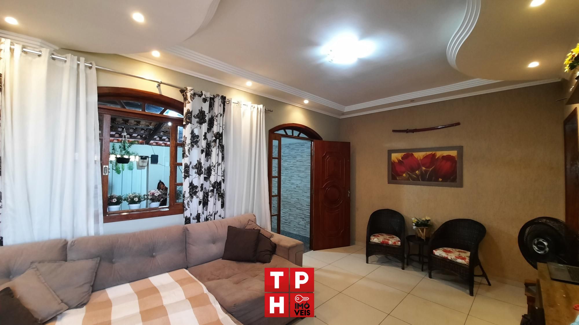 Casa à venda com 3 quartos, 140m² - Foto 2