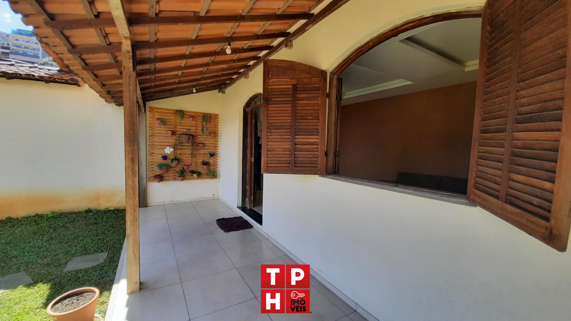 Casa à venda com 5 quartos, 215m² - Foto 5