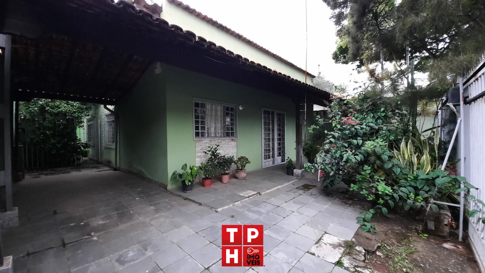 Casa à venda com 3 quartos, 176m² - Foto 1