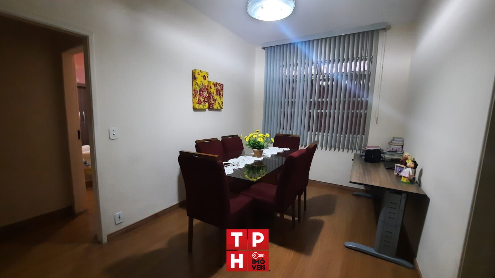 Casa à venda com 2 quartos, 290m² - Foto 1