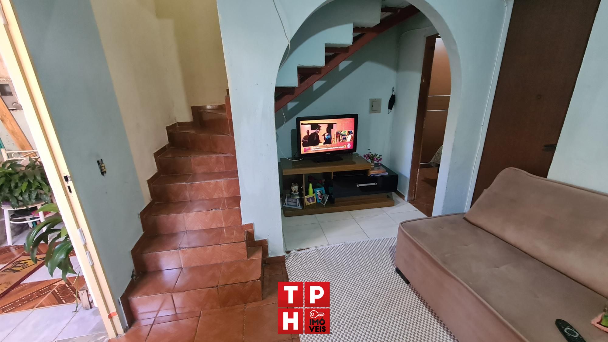 Casa à venda com 3 quartos, 64m² - Foto 1