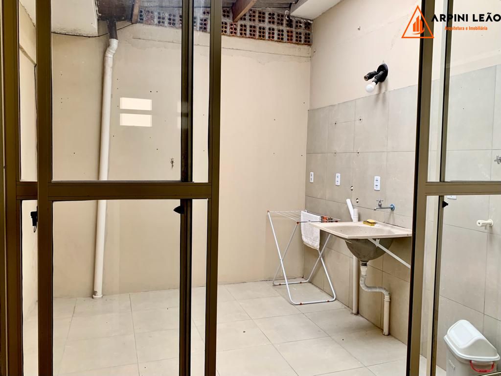 Casa à venda com 5 quartos, 200m² - Foto 7