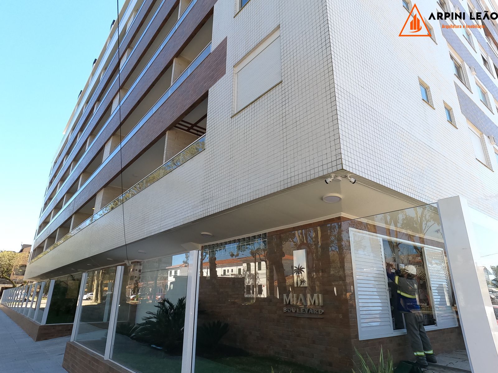 Apartamento à venda com 4 quartos, 196m² - Foto 4