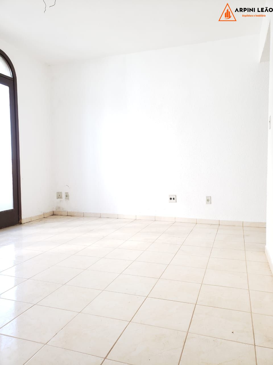 Apartamento à venda com 3 quartos, 76m² - Foto 2