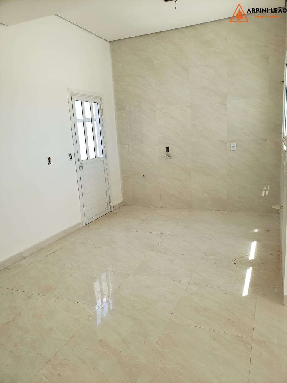 Casa à venda com 3 quartos, 100m² - Foto 5