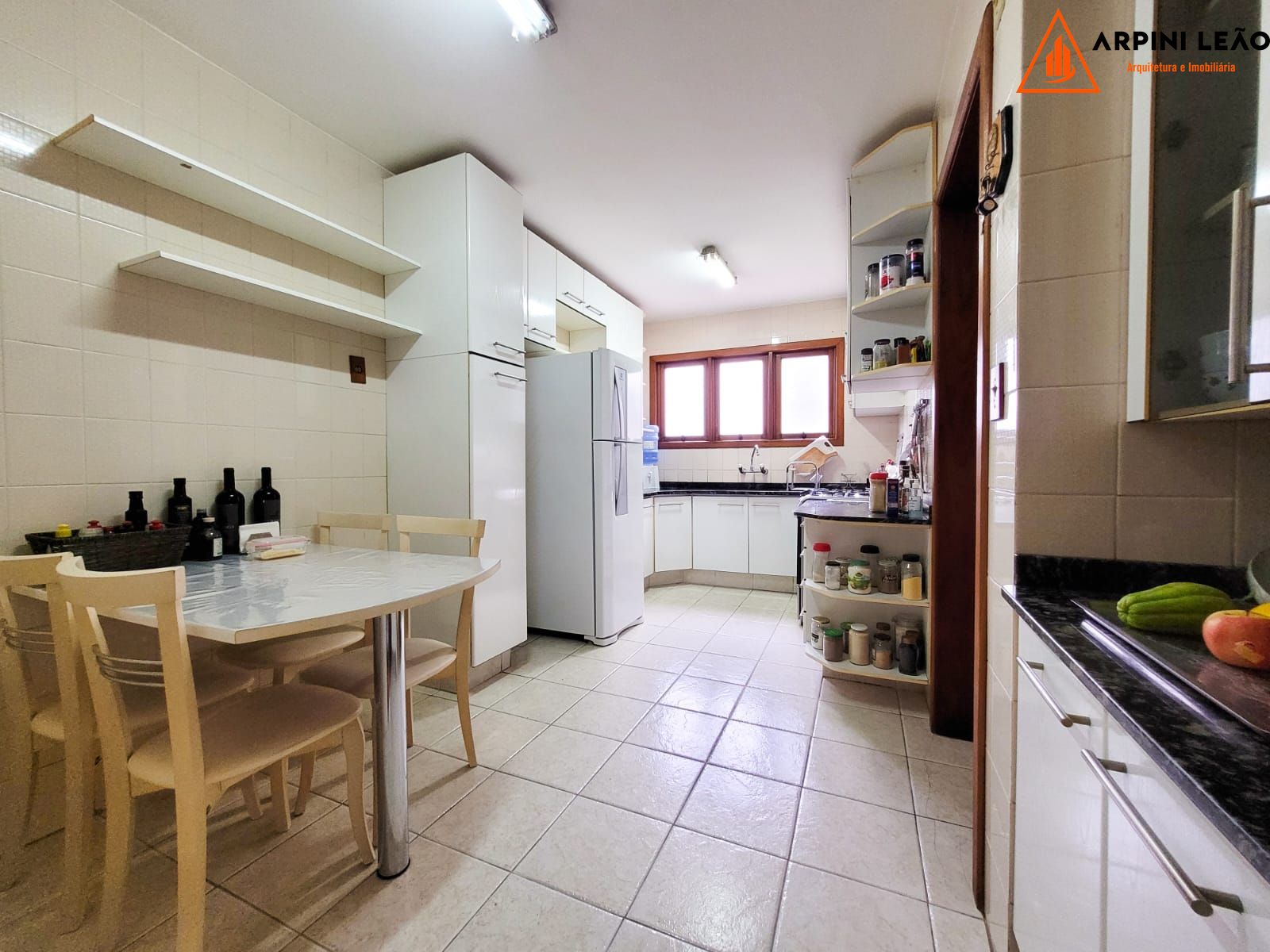 Apartamento à venda com 3 quartos, 236m² - Foto 13