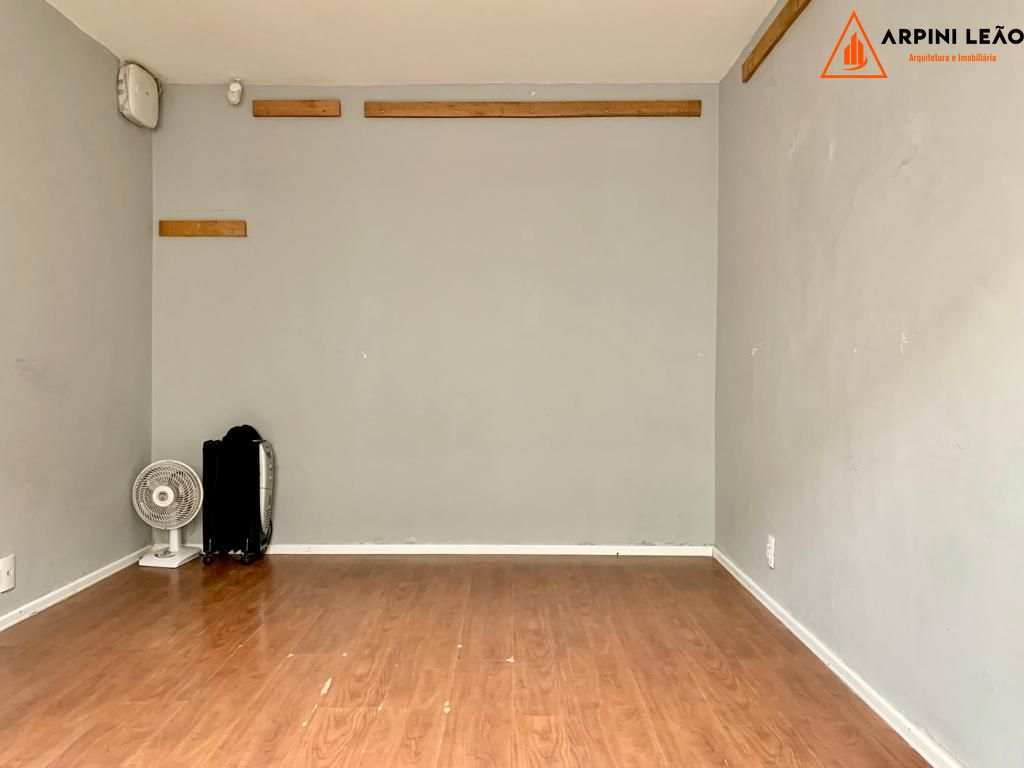 Casa à venda com 5 quartos, 200m² - Foto 17