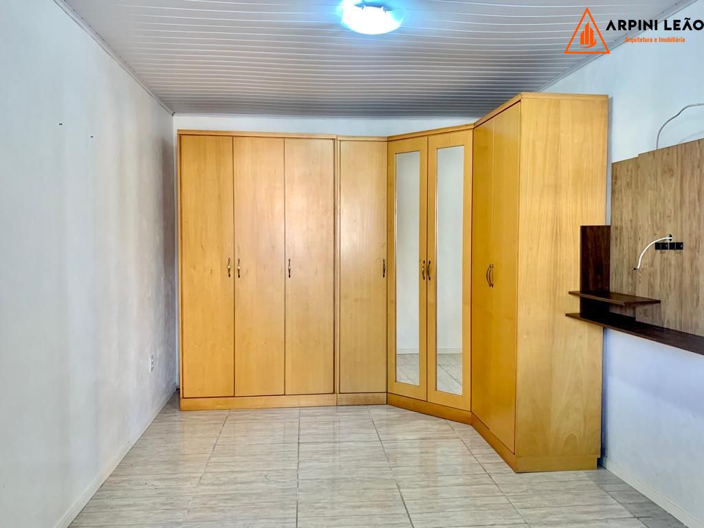 Casa à venda com 5 quartos, 200m² - Foto 26