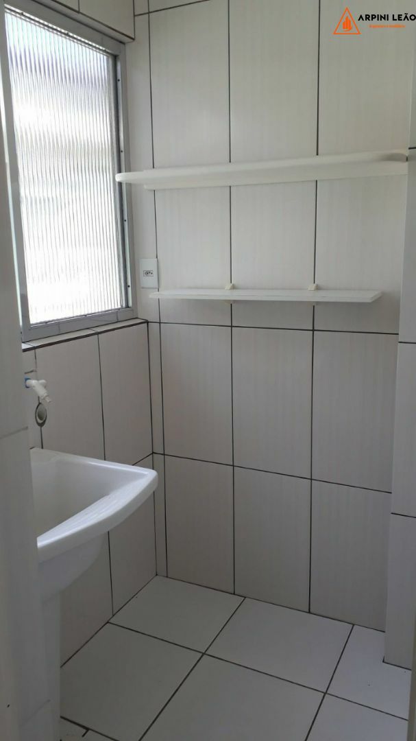 Apartamento à venda com 3 quartos, 70m² - Foto 2