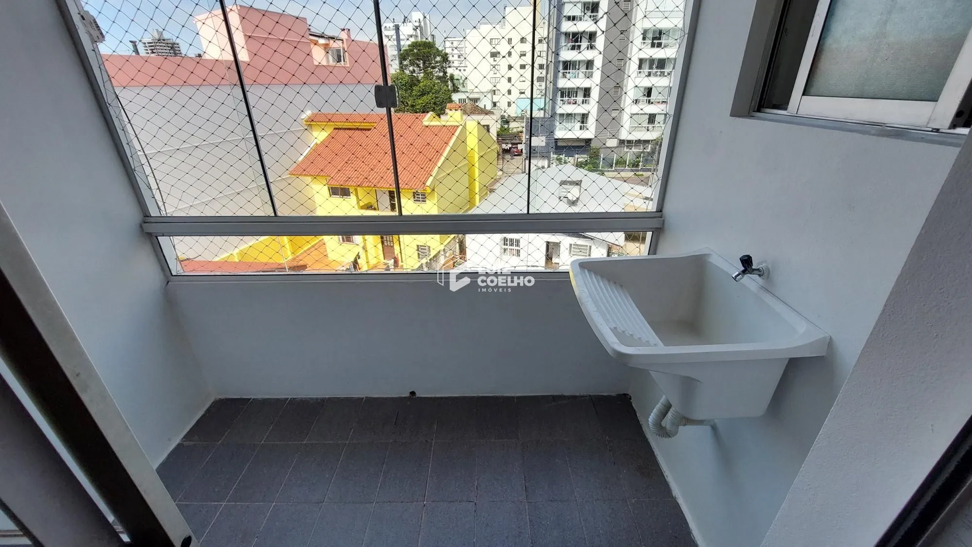 ÁREA DE SERVIÇO