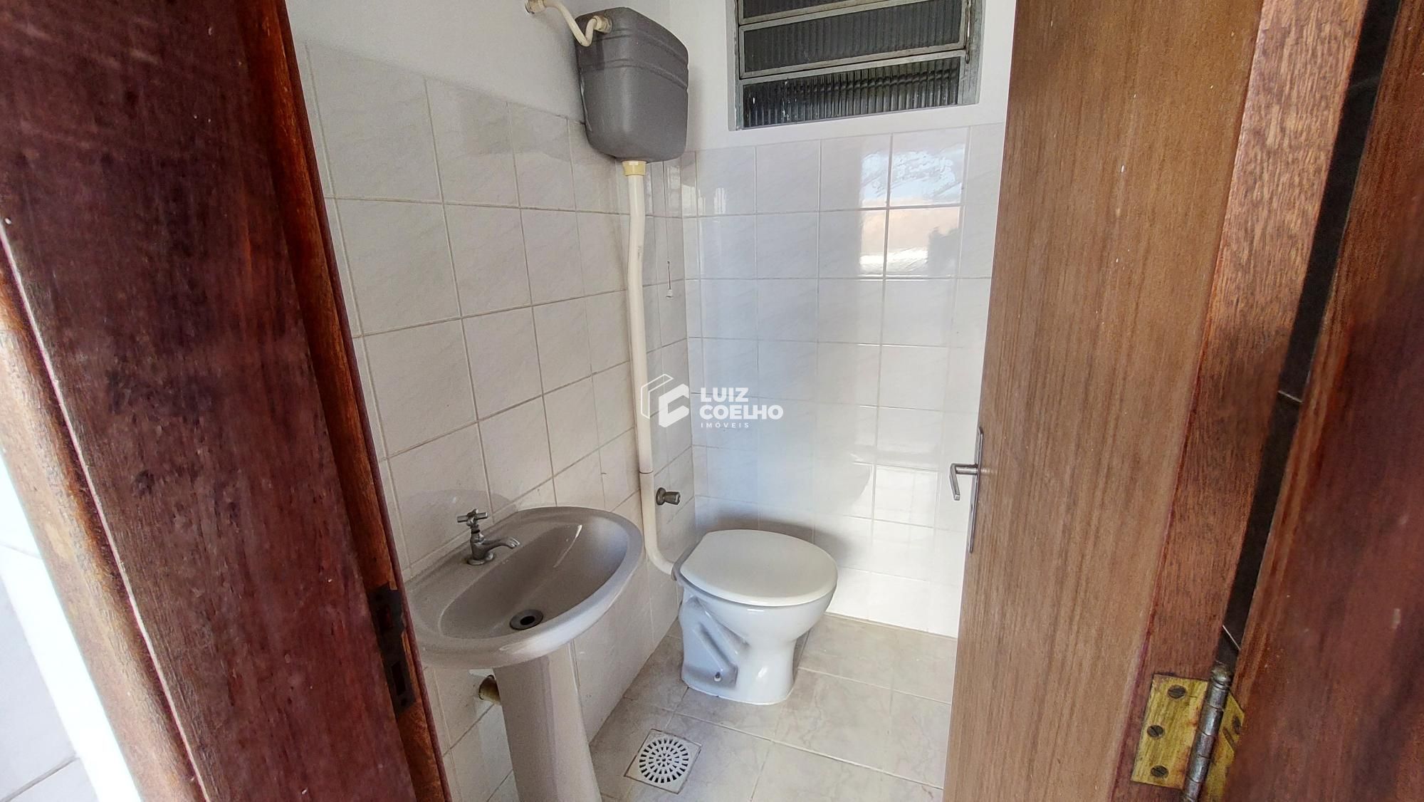 BANHEIRO AUXILIAR