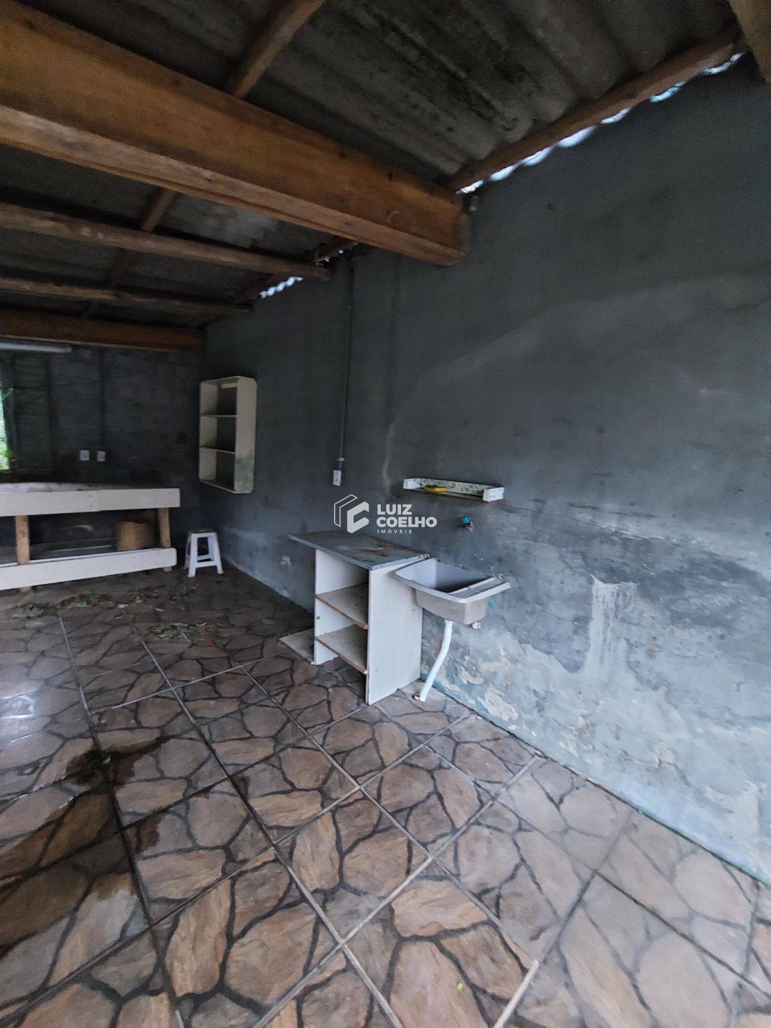 ÁREA DE SERVIÇO - GARAGEM