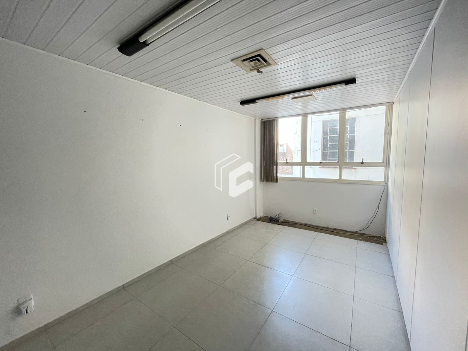 Conjunto Comercial-Sala à venda com 5 quartos, 98m² - Foto 4