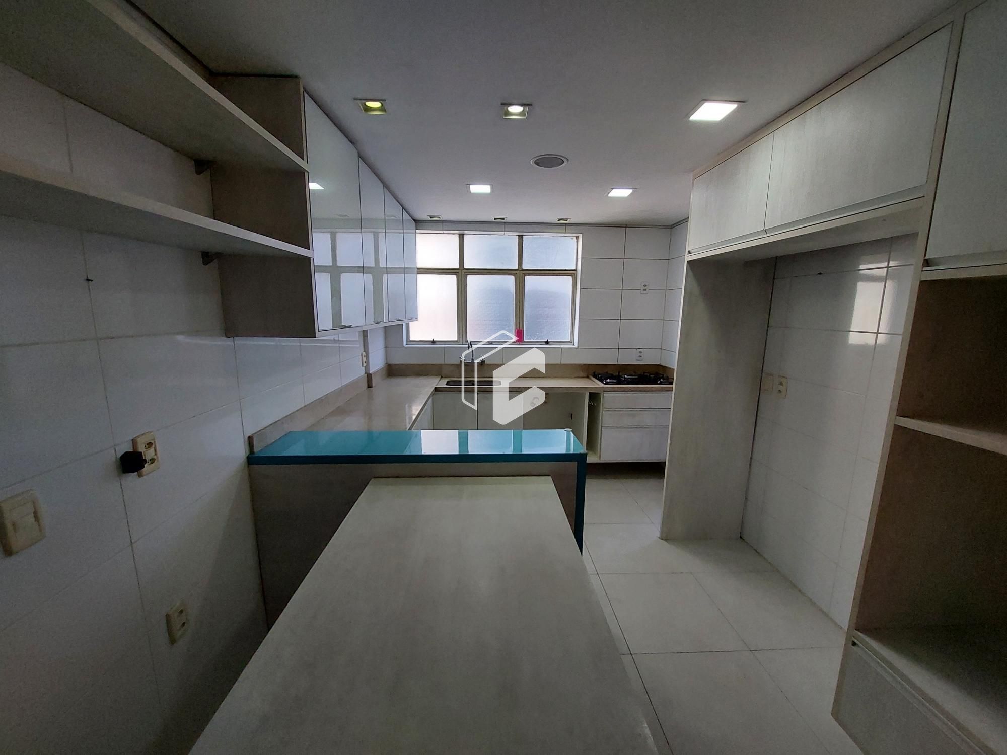 Apartamento à venda com 3 quartos, 141m² - Foto 7