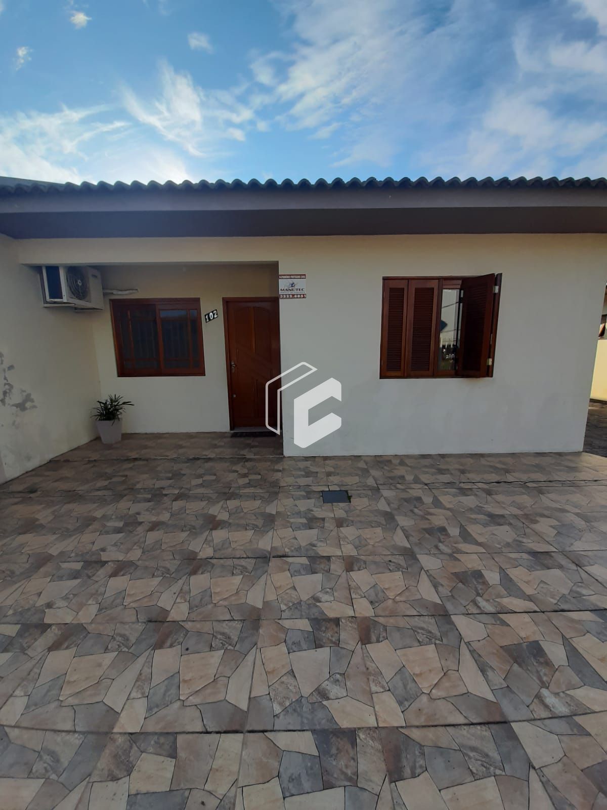 Casa de Condomínio à venda com 2 quartos, 100m² - Foto 1