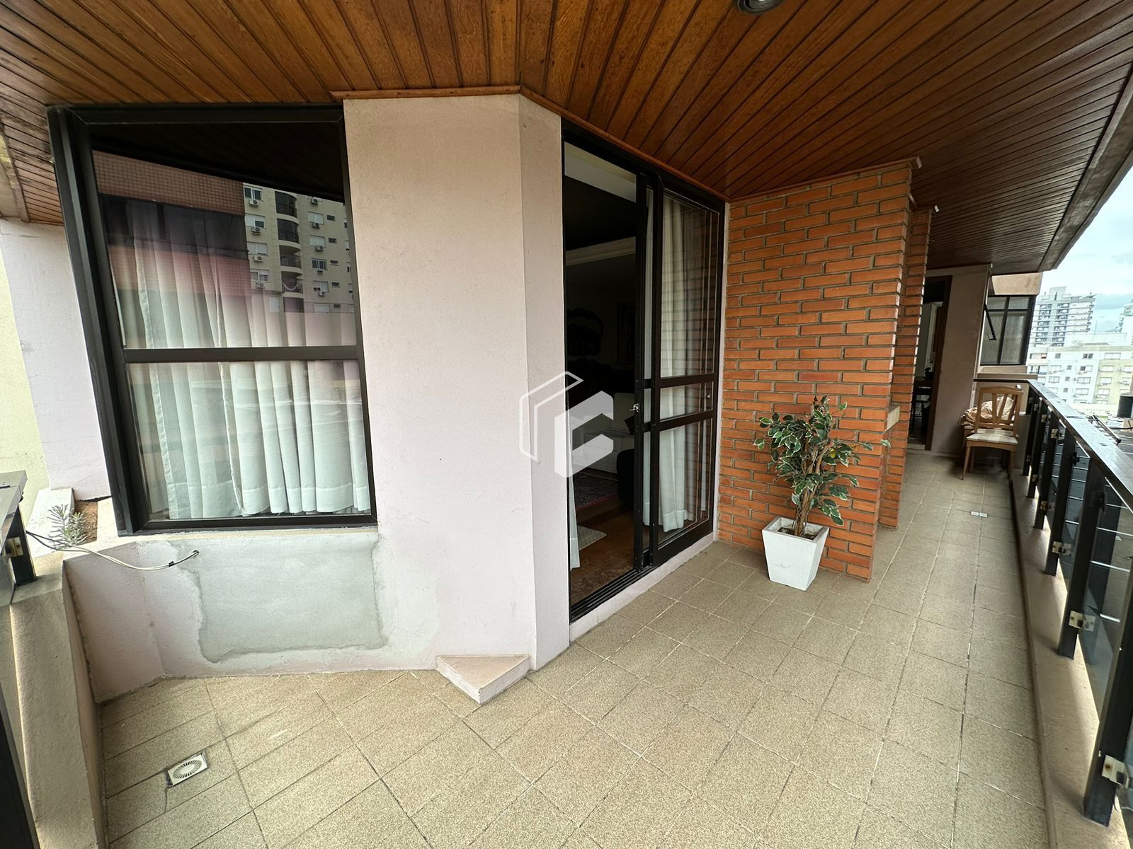 Apartamento à venda com 3 quartos, 153m² - Foto 9