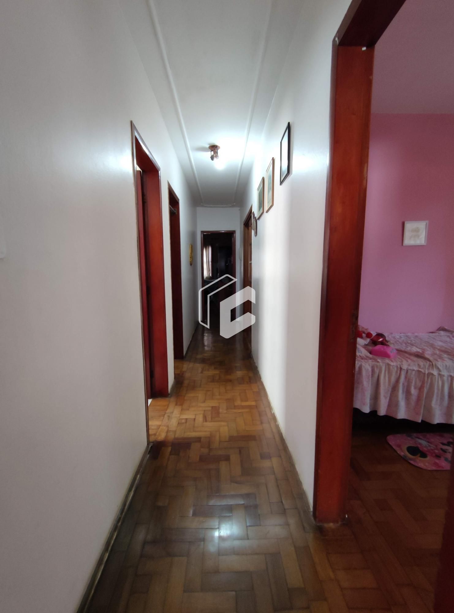 Casa à venda com 3 quartos, 206m² - Foto 4