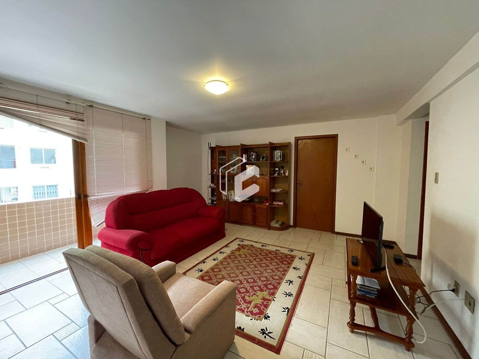 Apartamento à venda com 3 quartos, 101m² - Foto 2