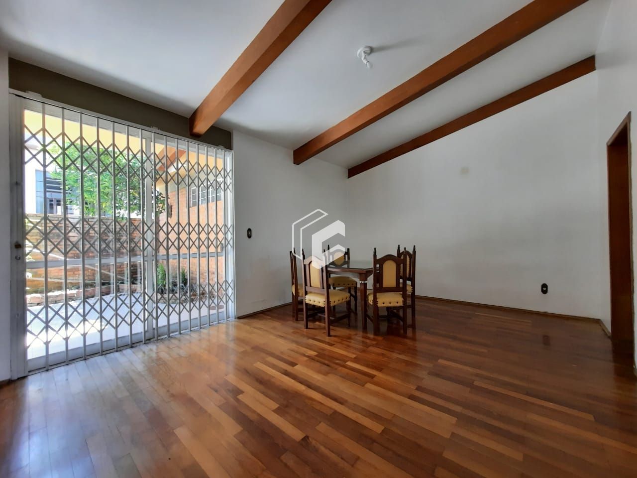 Casa à venda com 4 quartos, 239m² - Foto 4