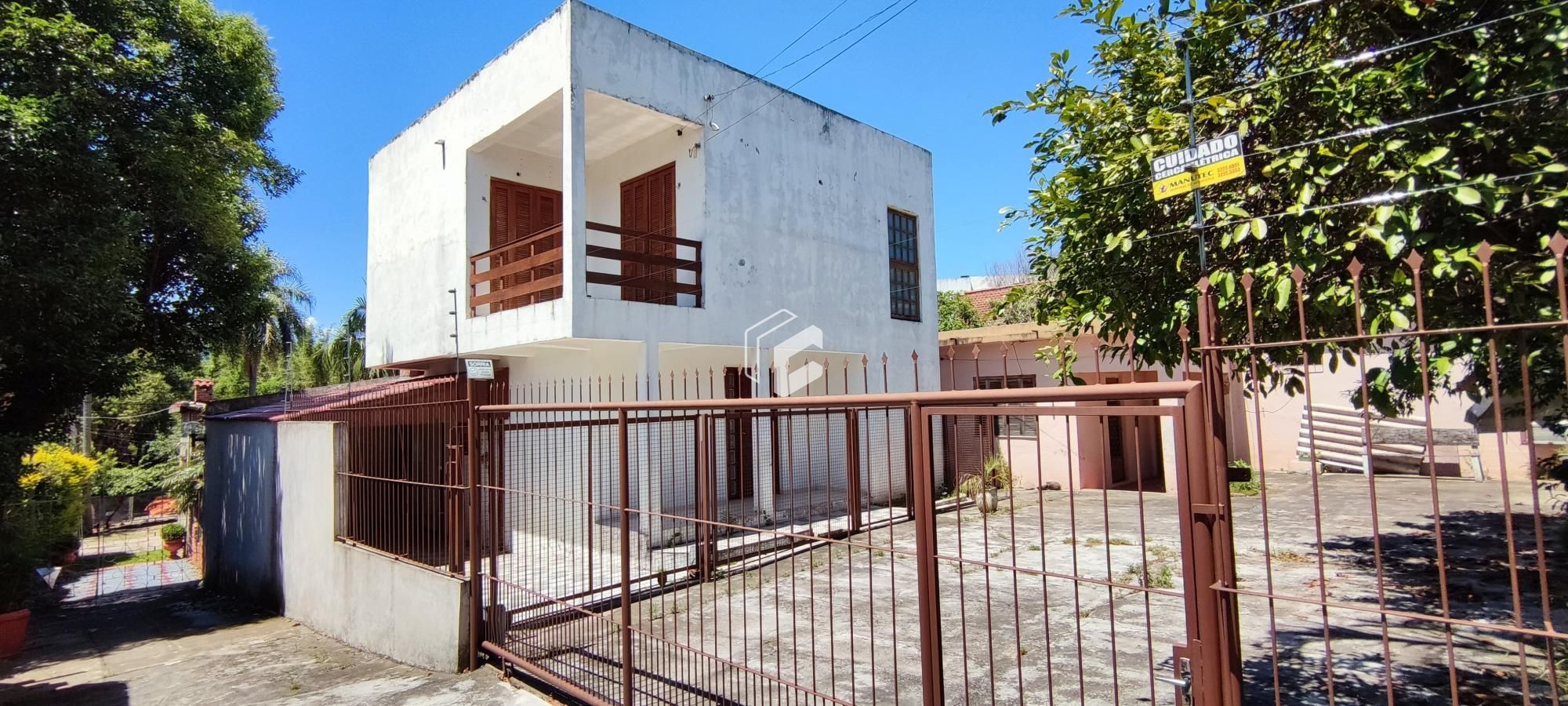 Casa à venda com 3 quartos, 109m² - Foto 1