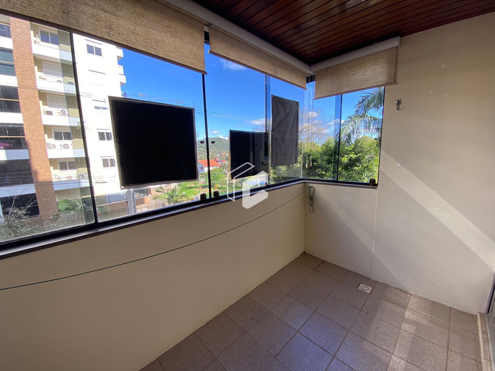 Apartamento à venda com 2 quartos, 71m² - Foto 4