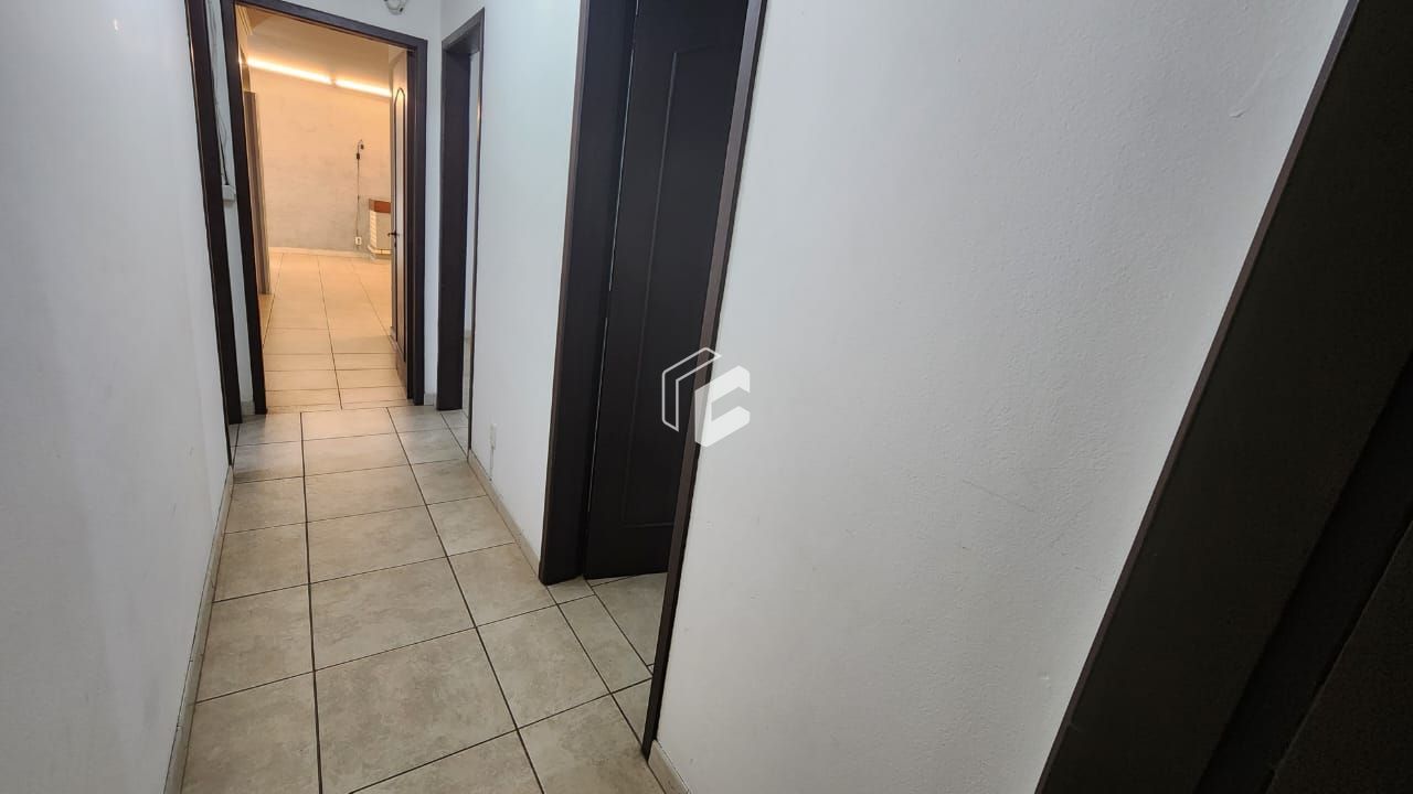 Casa à venda com 3 quartos, 240m² - Foto 10