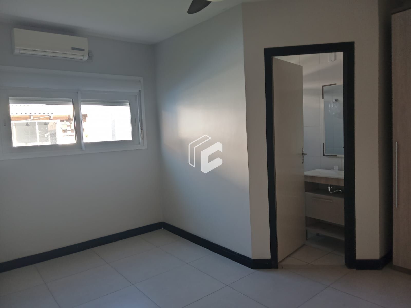 Casa à venda com 5 quartos, 320m² - Foto 18