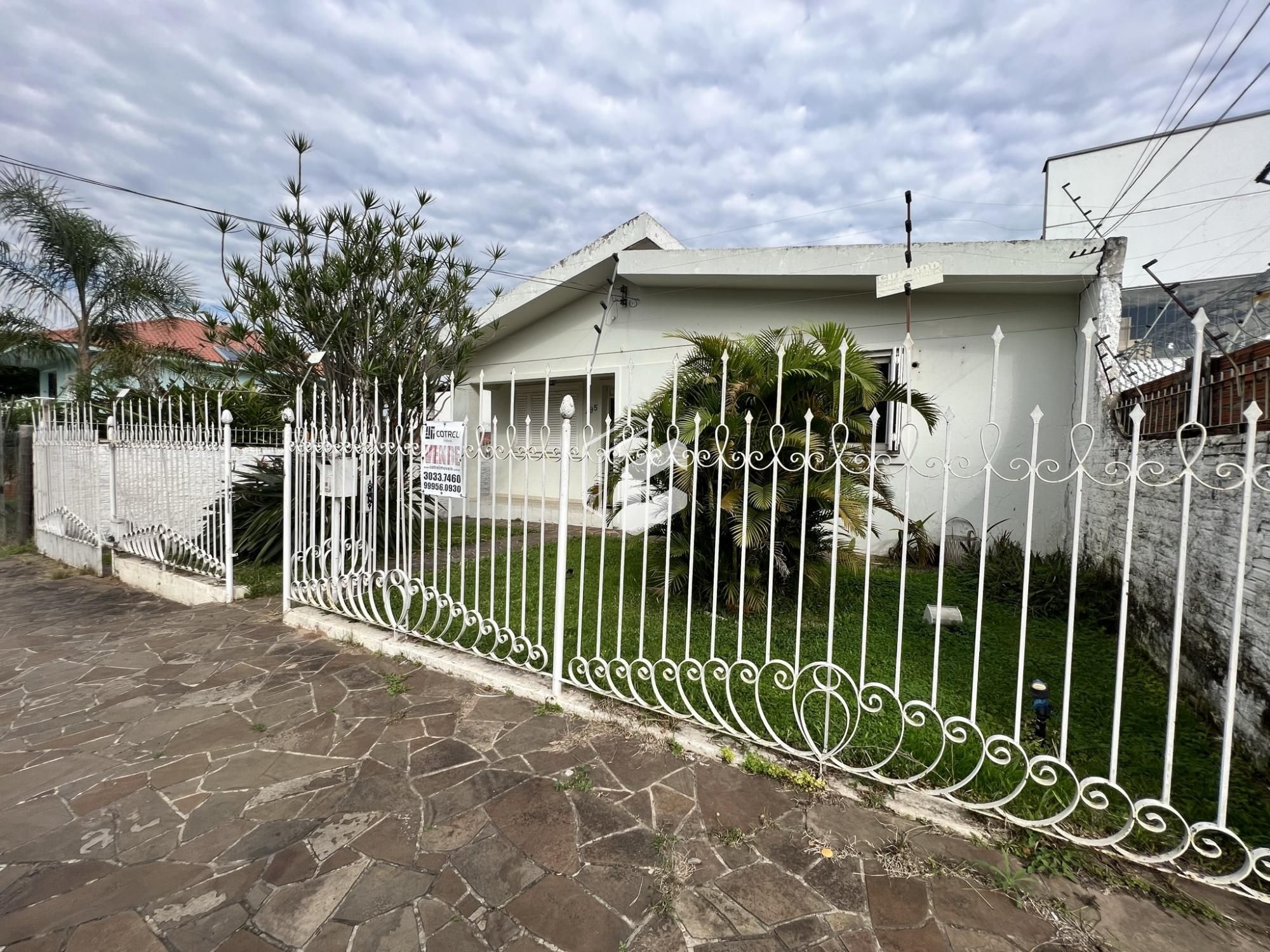 Casa à venda com 3 quartos, 194m² - Foto 1