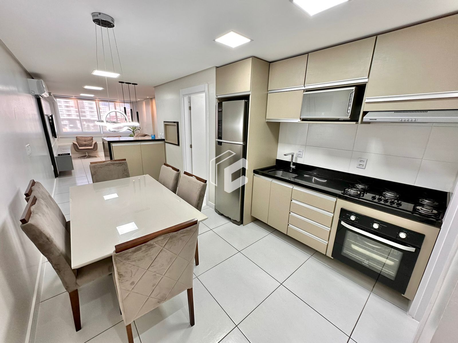 Apartamento à venda com 2 quartos, 64m² - Foto 5