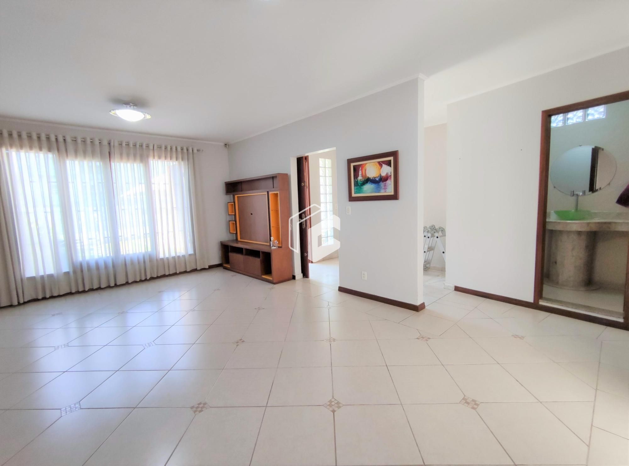 Casa à venda com 5 quartos, 250m² - Foto 3