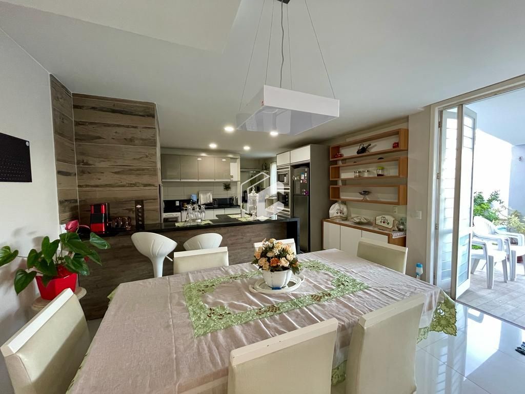 Casa, 5 quartos, 335 m² - Foto 3