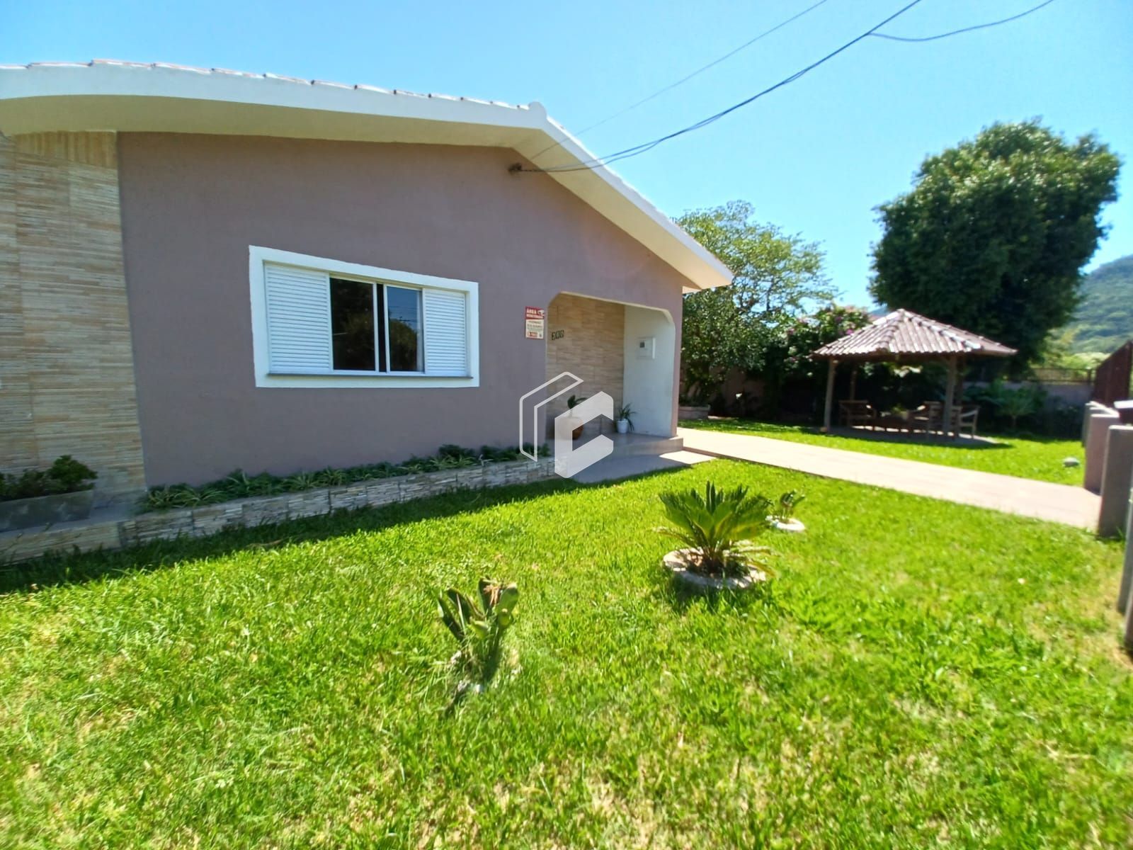 Casa à venda com 3 quartos, 200m² - Foto 3