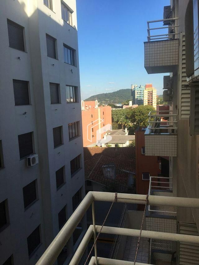 Apartamento à venda com 1 quarto, 42m² - Foto 2