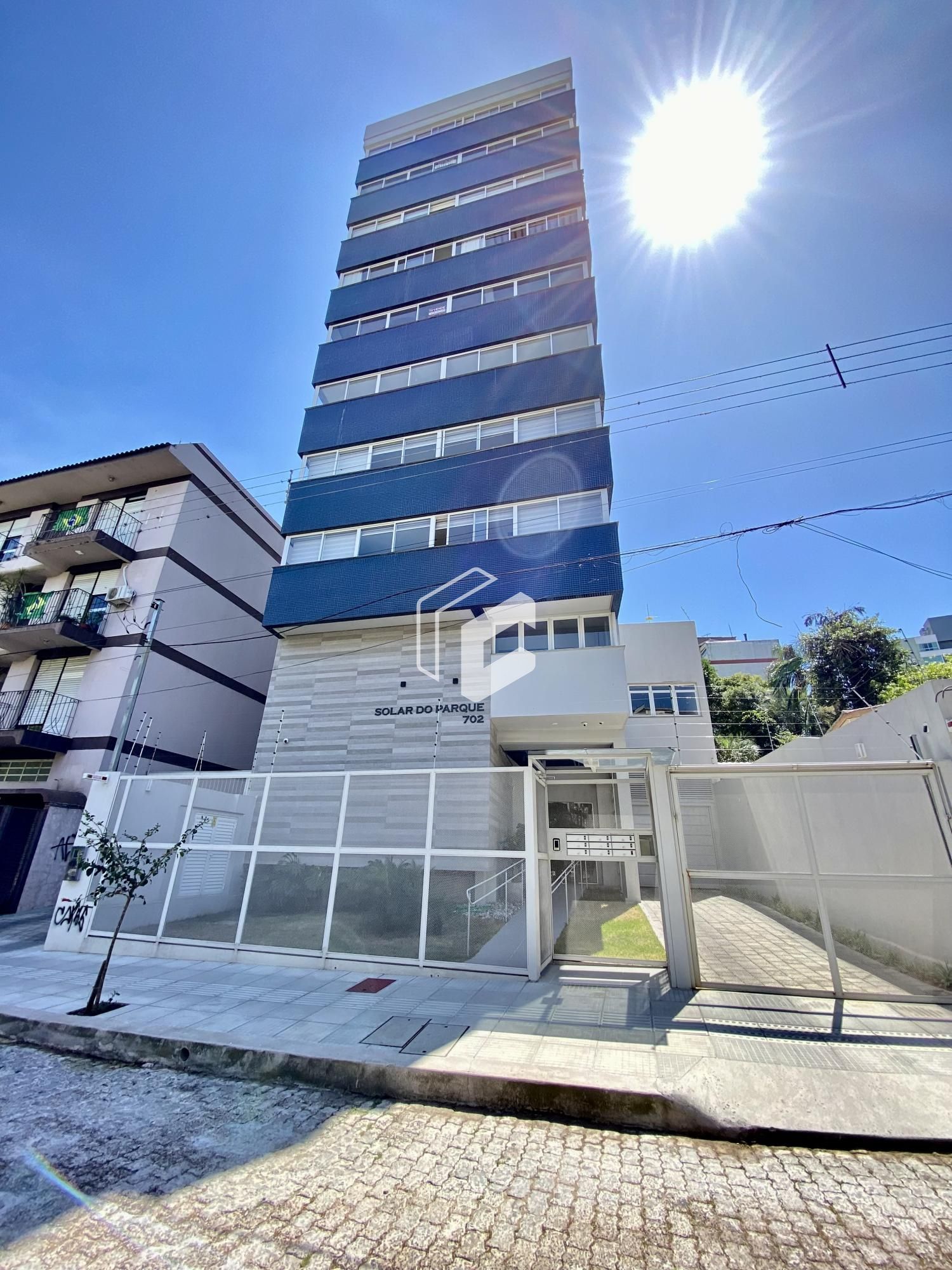 Apartamento à venda com 3 quartos, 211m² - Foto 1