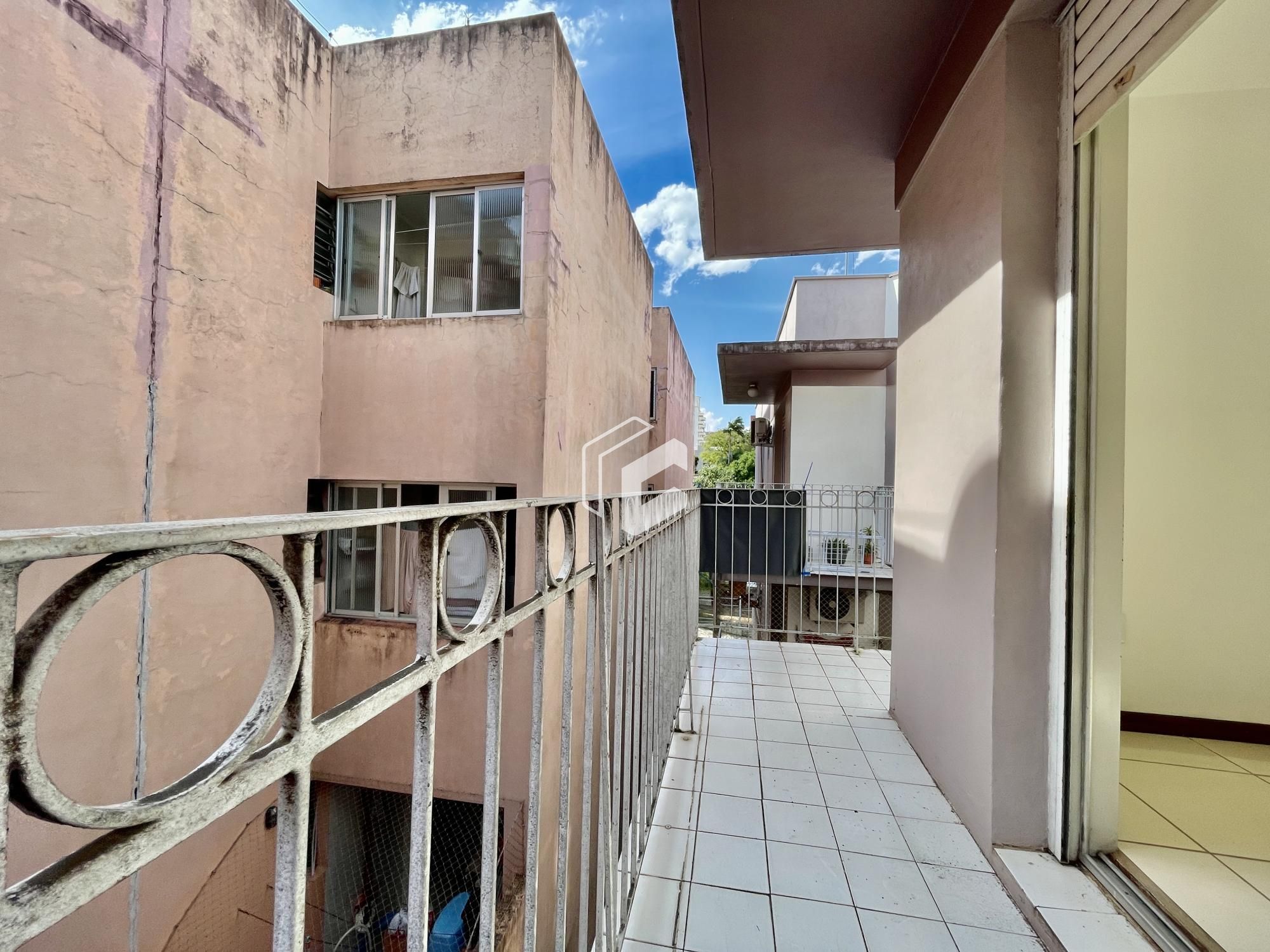 Apartamento à venda com 2 quartos, 84m² - Foto 3