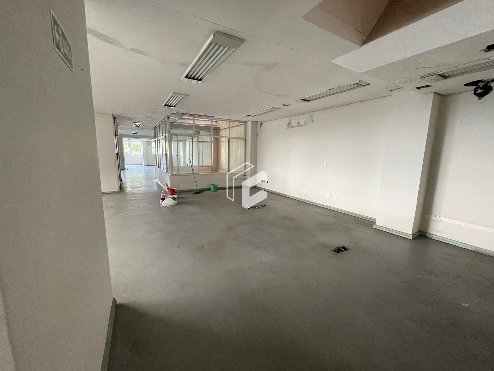 Conjunto Comercial-Sala à venda com 4 quartos, 237m² - Foto 8