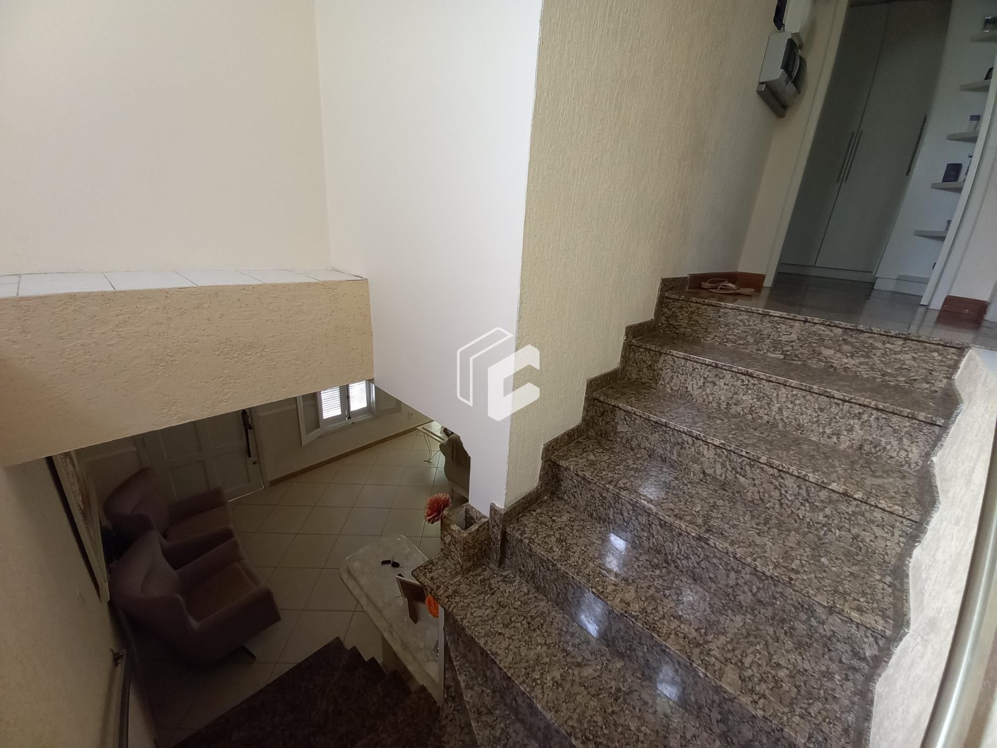 Casa à venda com 3 quartos, 240m² - Foto 10