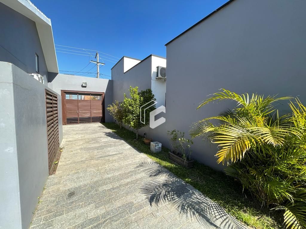 Casa à venda com 4 quartos, 211m² - Foto 11