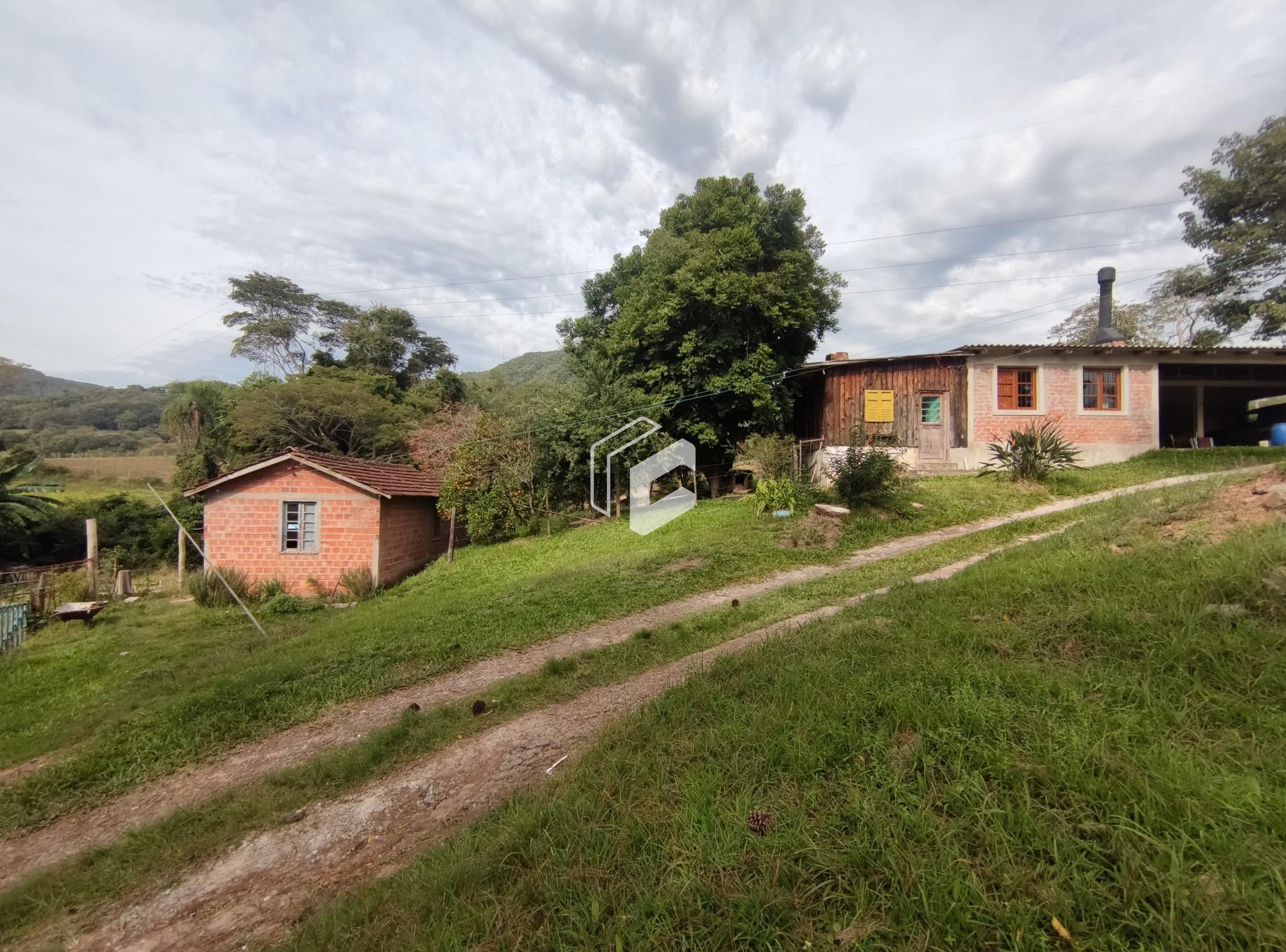 Fazenda à venda com 2 quartos, 112m² - Foto 1