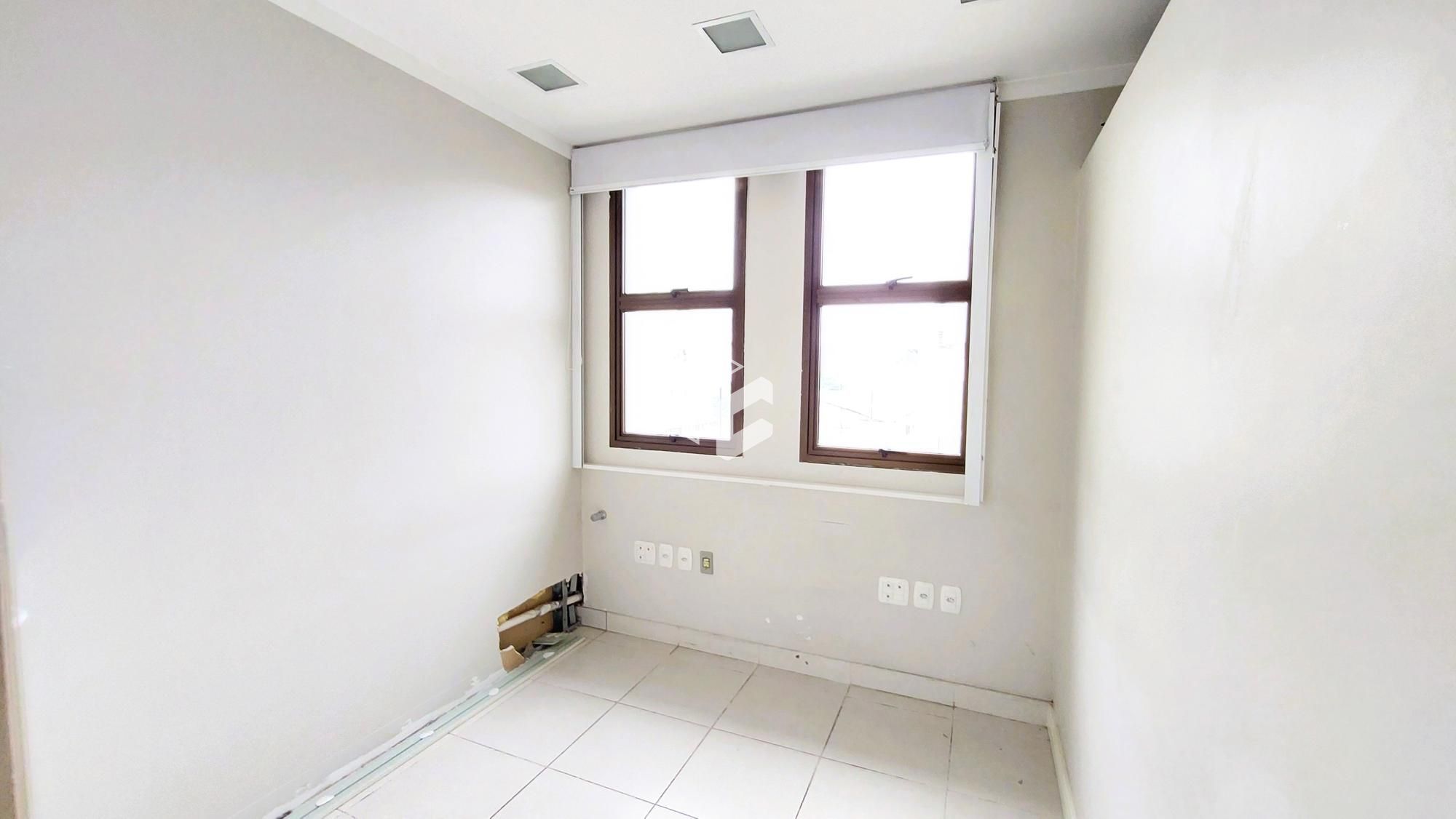 Conjunto Comercial-Sala para alugar com 6 quartos, 230m² - Foto 16