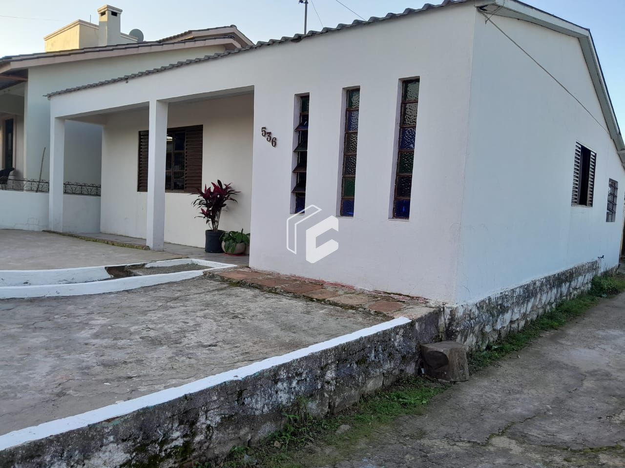 Casa à venda com 4 quartos, 138m² - Foto 1