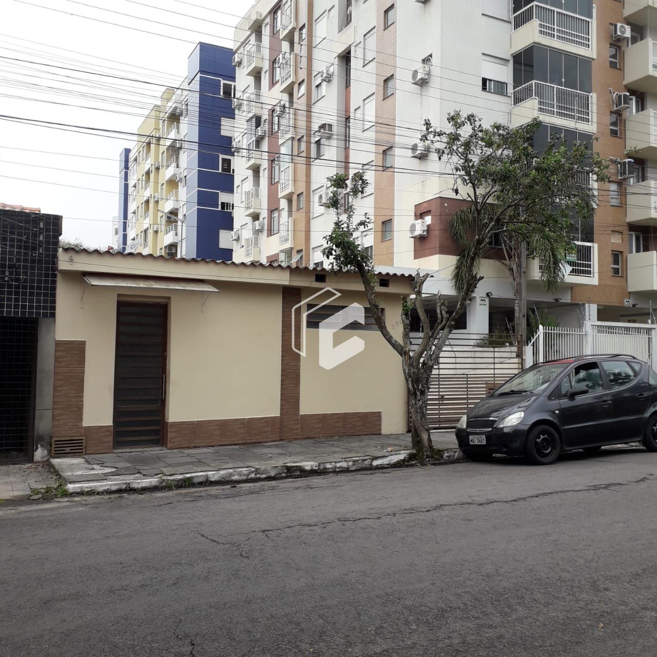 Casa à venda com 4 quartos, 190m² - Foto 1