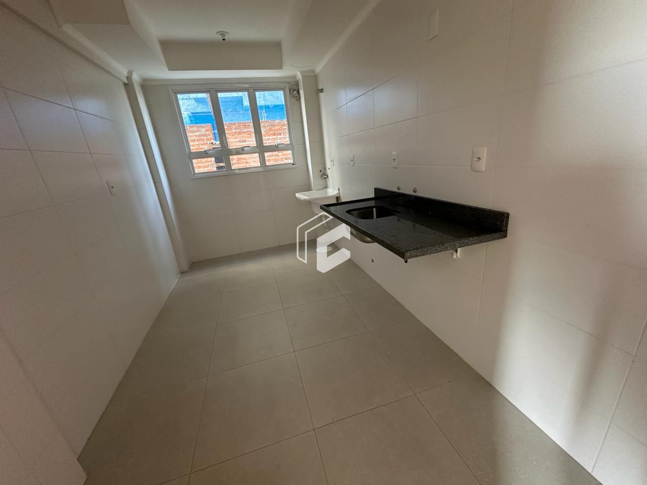 Apartamento à venda com 3 quartos, 108m² - Foto 2